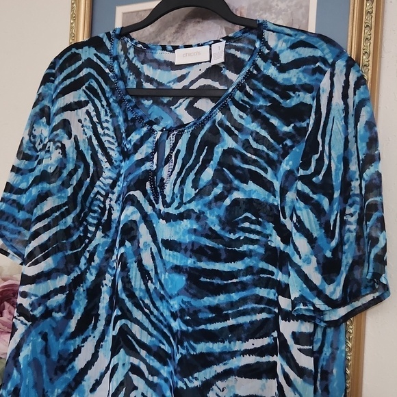 Chicos Abstract Print Top in sheer material And Beading Small Career office - Picture 2 of 10